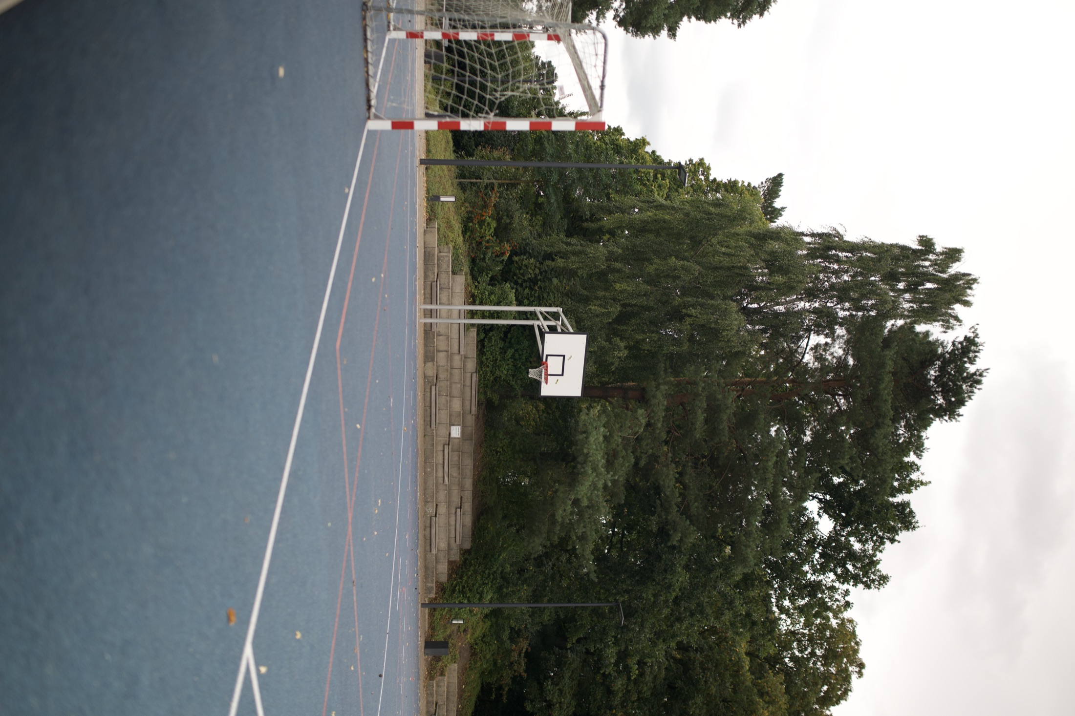 Schulhof Gymnasium — Foto 27