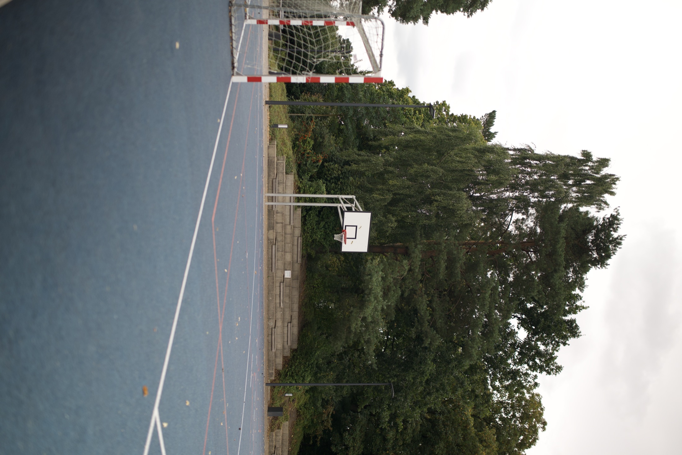 Schulhof Gymnasium — Foto 28